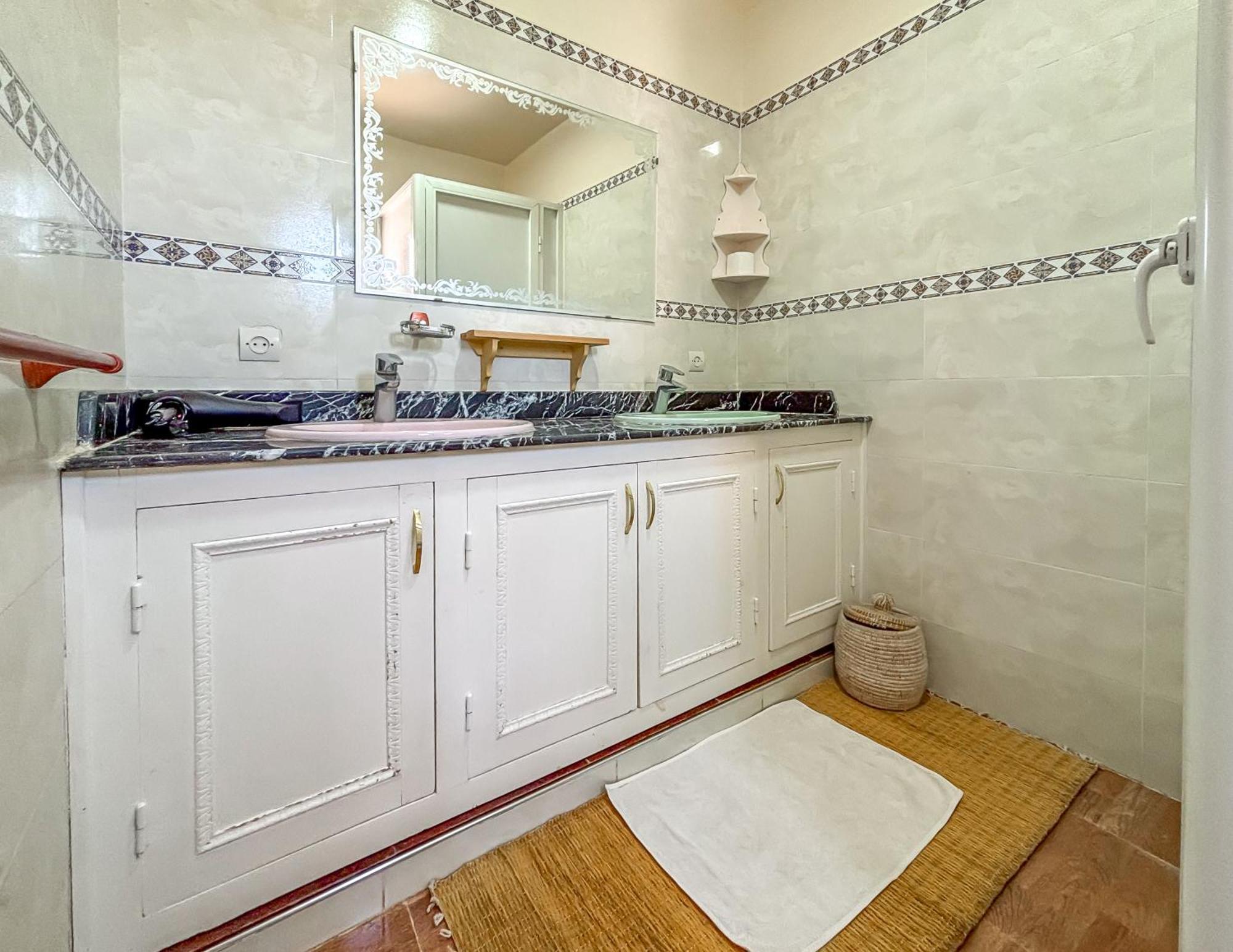 Bed and Breakfast Le Bleu House Sidi Abdallah Ghiat Екстер'єр фото