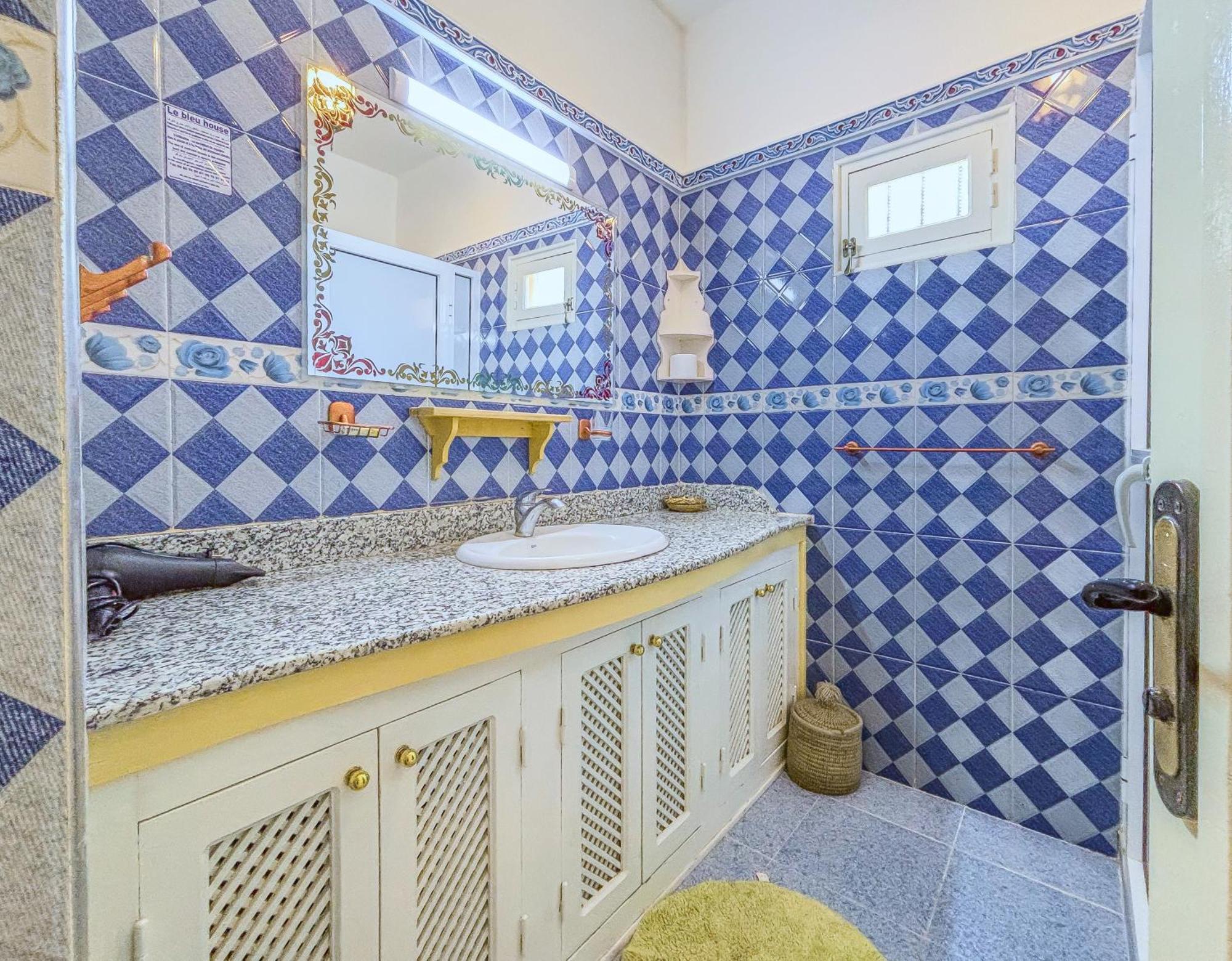 Bed and Breakfast Le Bleu House Sidi Abdallah Ghiat Екстер'єр фото