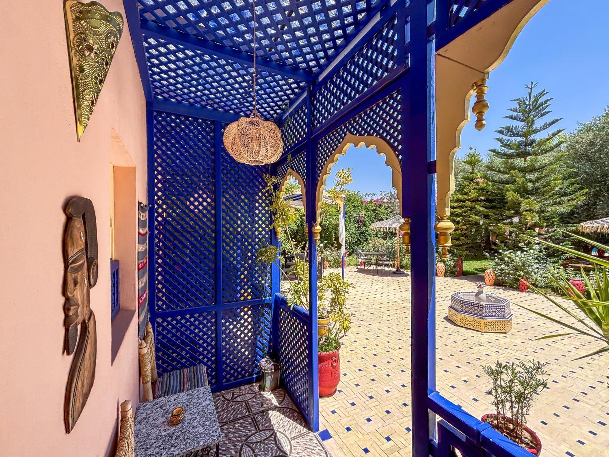 Bed and Breakfast Le Bleu House Sidi Abdallah Ghiat Екстер'єр фото