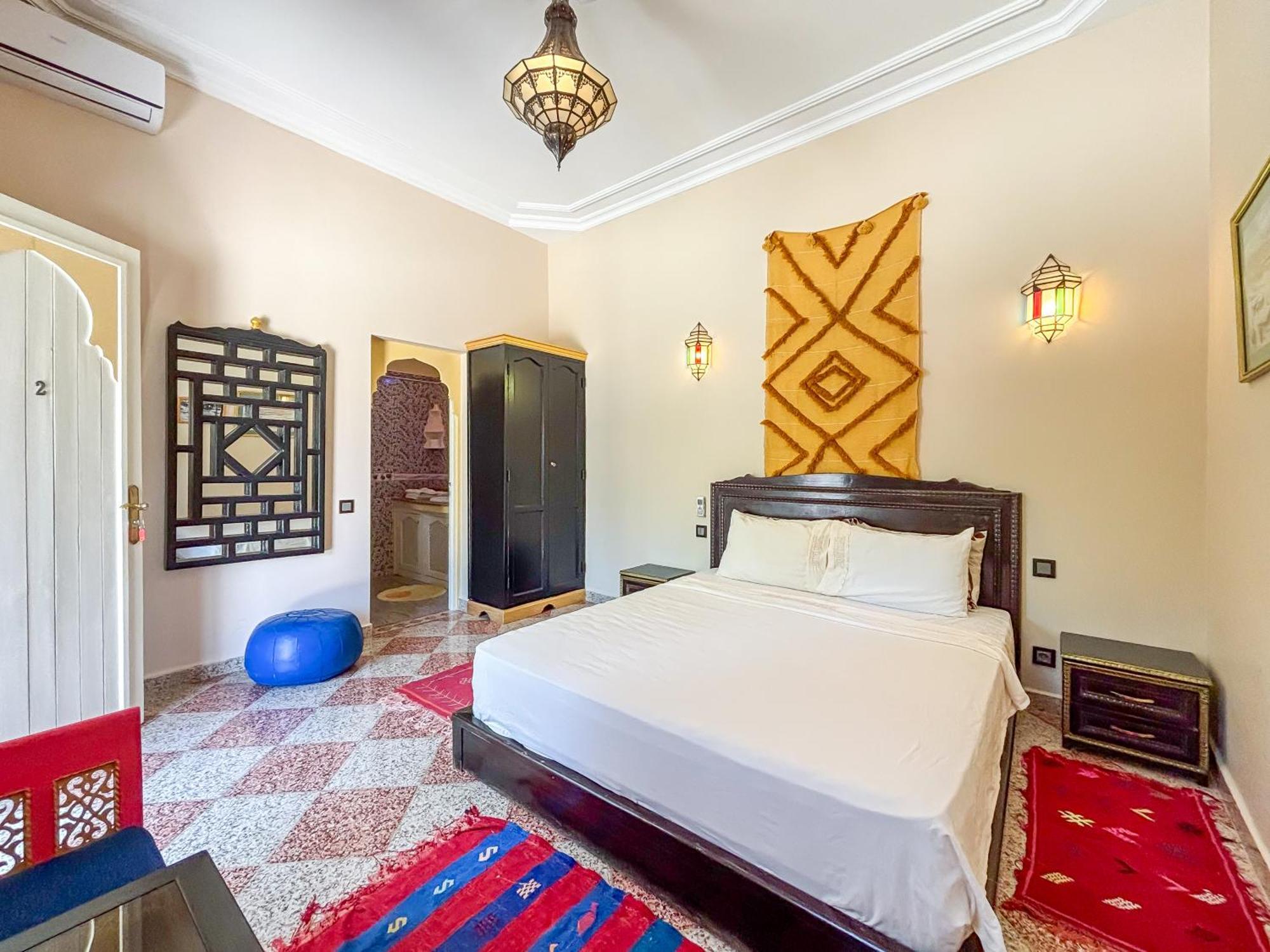 Bed and Breakfast Le Bleu House Sidi Abdallah Ghiat Екстер'єр фото