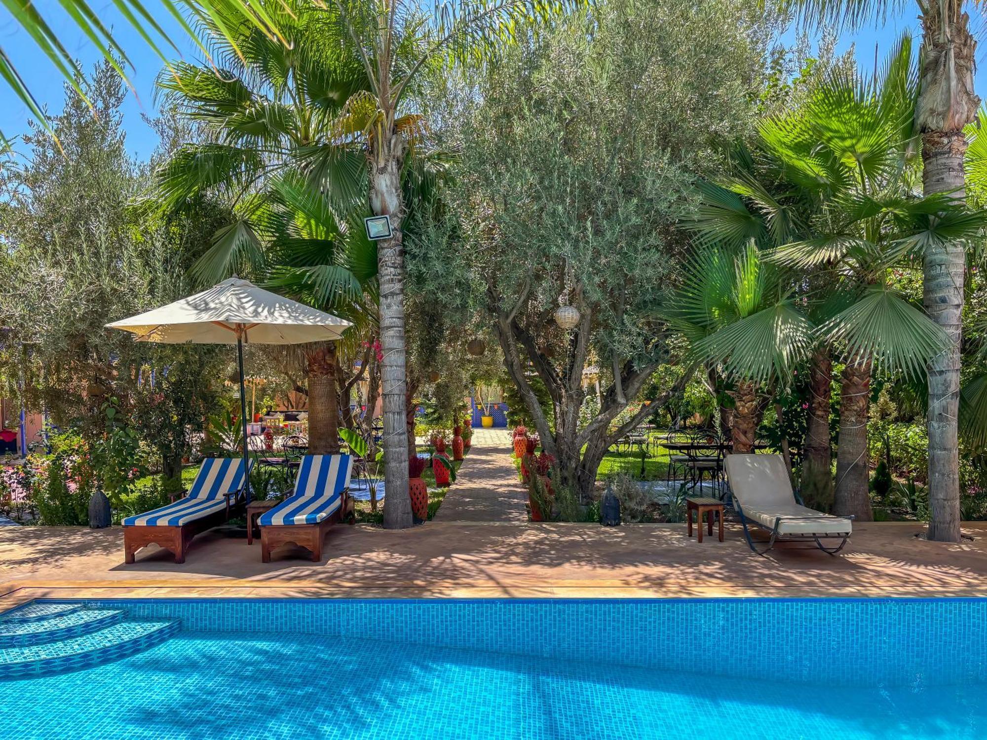 Bed and Breakfast Le Bleu House Sidi Abdallah Ghiat Екстер'єр фото