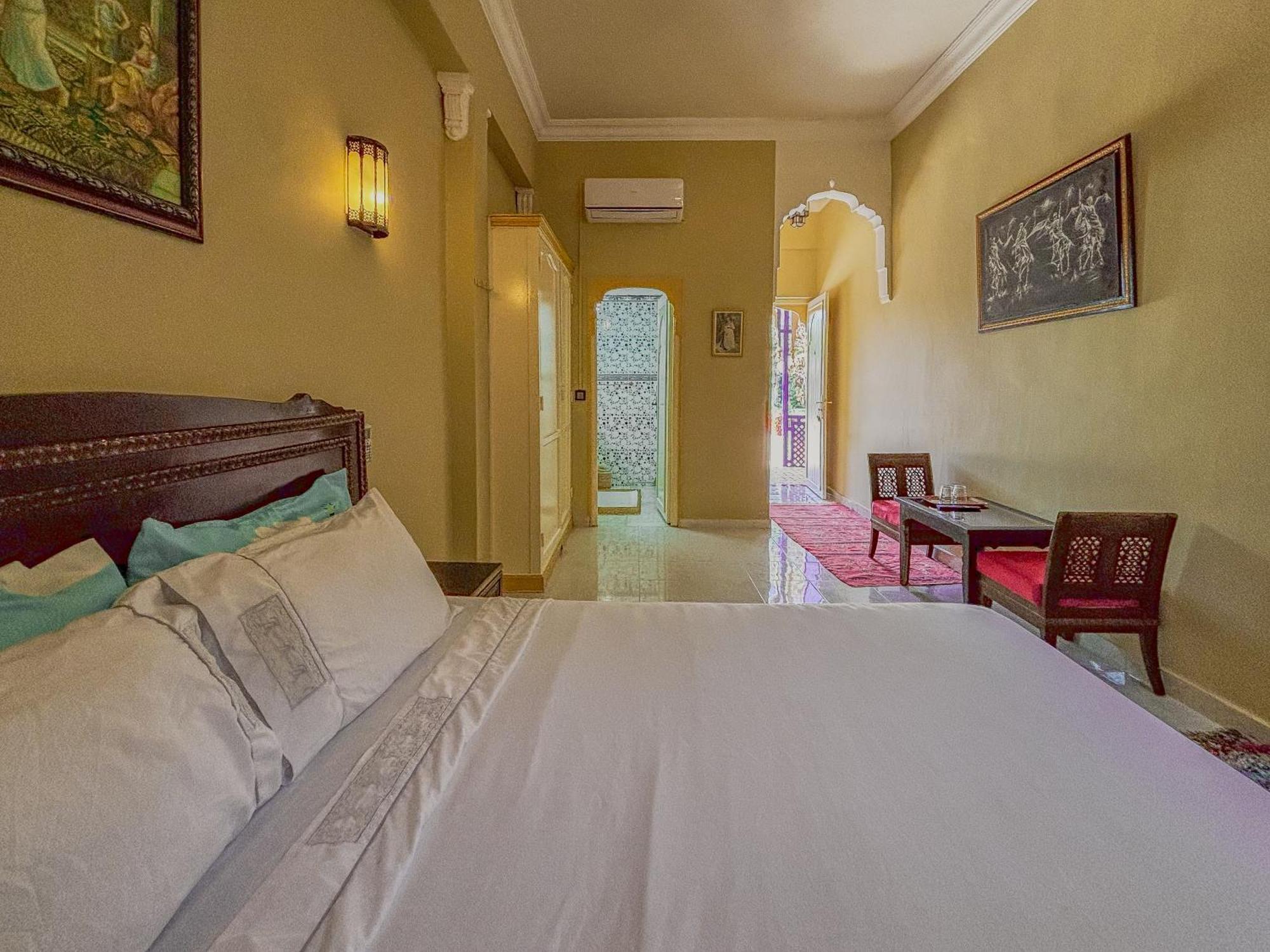 Bed and Breakfast Le Bleu House Sidi Abdallah Ghiat Екстер'єр фото