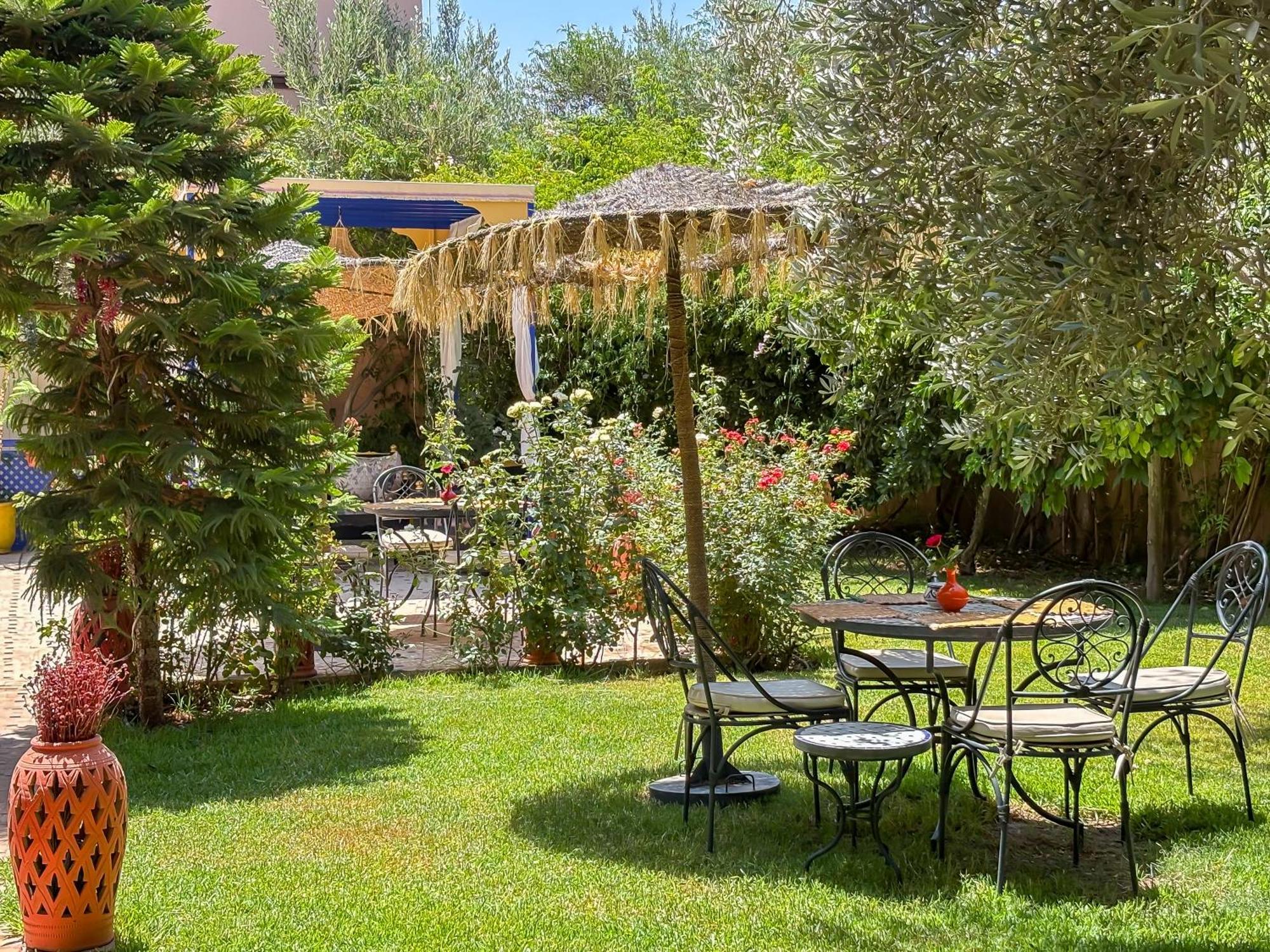 Bed and Breakfast Le Bleu House Sidi Abdallah Ghiat Екстер'єр фото